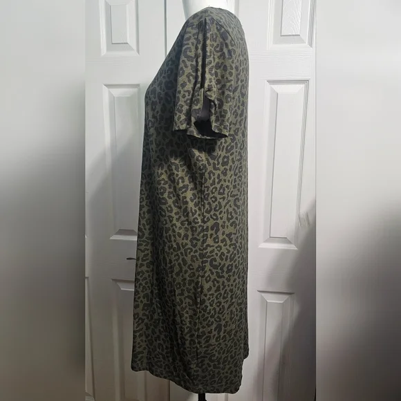 Sanctuary So Twisted T-Shirt Dress Animal Print Mobwife Crewneck Short Sleeves M - Picture 5 of 7